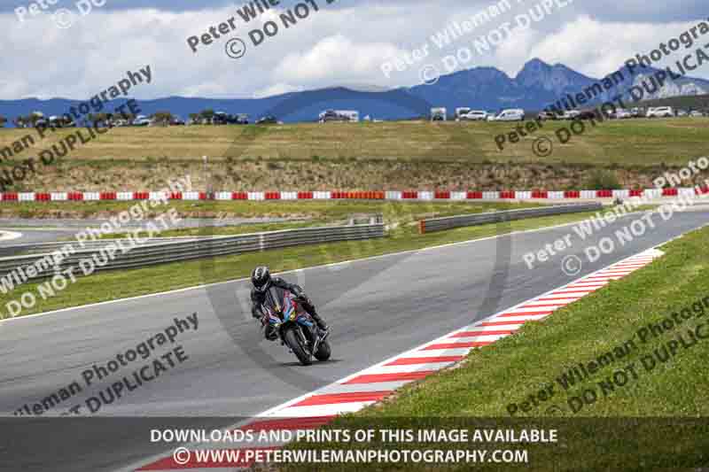 cadwell no limits trackday;cadwell park;cadwell park photographs;cadwell trackday photographs;enduro digital images;event digital images;eventdigitalimages;navarra;no limits trackdays;peter wileman photography;racing digital images;trackday digital images;trackday photos